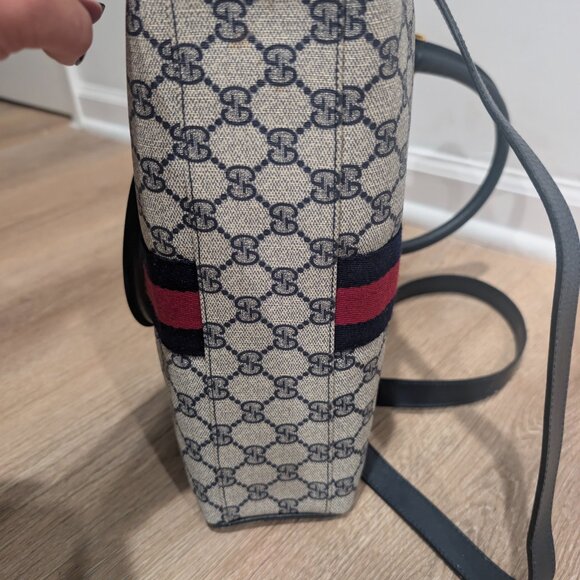 Vintage Navy Gucci Bag - Picture 6 of 11